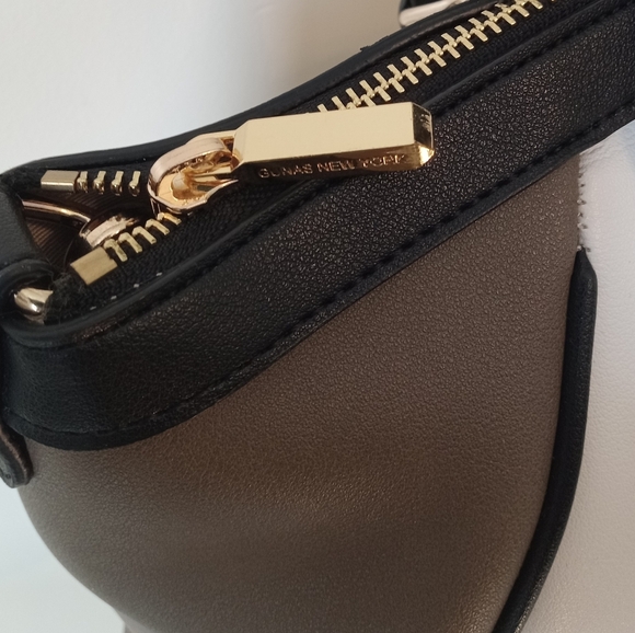 GUNAS New York Madison Shoulder Bag with Crossbody Strap - Picture 5 of 13